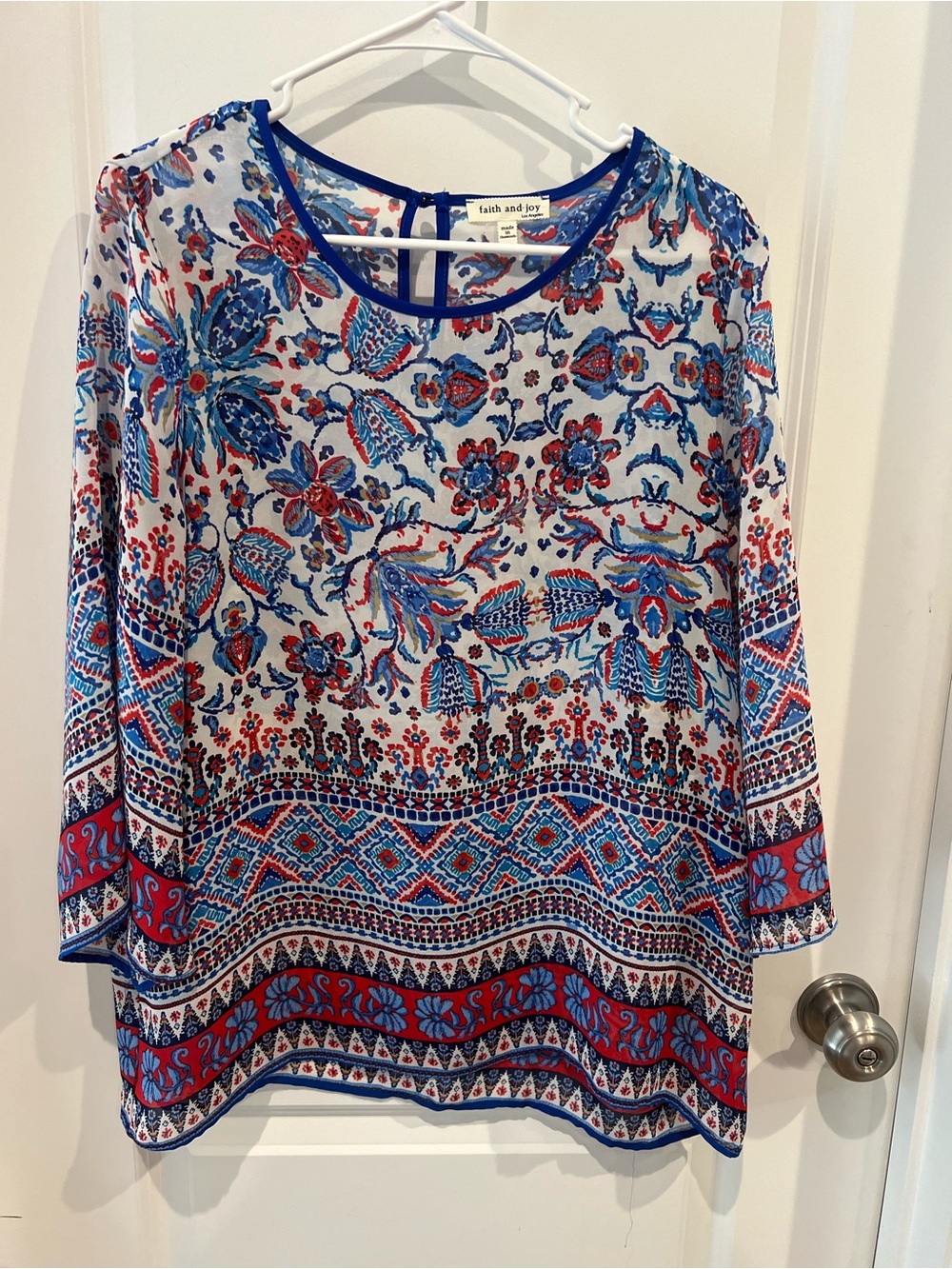 Faith and Joy Multicolor Blue and Red Floral Long-Sleeve Top Size Medium